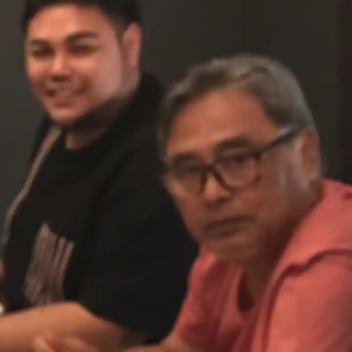 Bambang Tjahyo Gunawan sering memperlihatkan kebersamaan dengan Ivan Gunawan di Instagram.