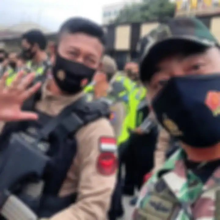 Usai menggunggah konten penangkapan itu, foto komandan Tim Jaguar disorot. Netizen pun penasaran. 
