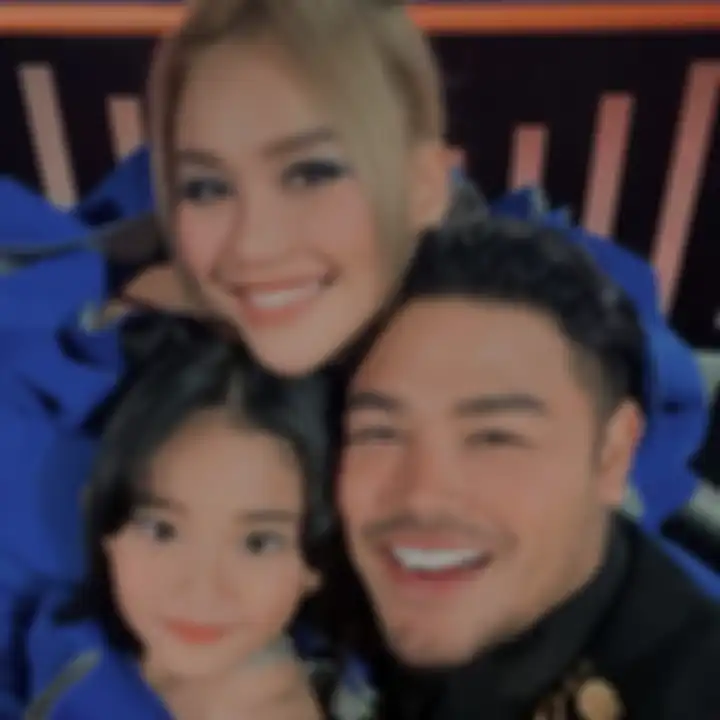 Kabar Ivan Gunawan sudah menikah dengan Ayu Ting Ting kembali menjadi perbincangan. Igyun ditagih rp 3 miliar buat seserahan.