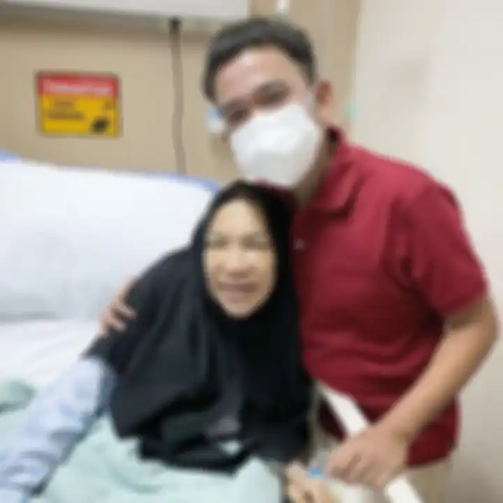 Foto perubahan tubuh Dorce Gamalama juga memancing respons dari netizen lainnya. mereka ikut mendoakan hal yang sama atas kesembuhan Dorce. 