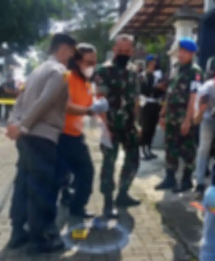 Koptu Muslimin anggota TNI yang istrinya ditembak ternyata berasal dari kesatuan dengan pengalaman tempur segudang. Foto sosoknya dicari.