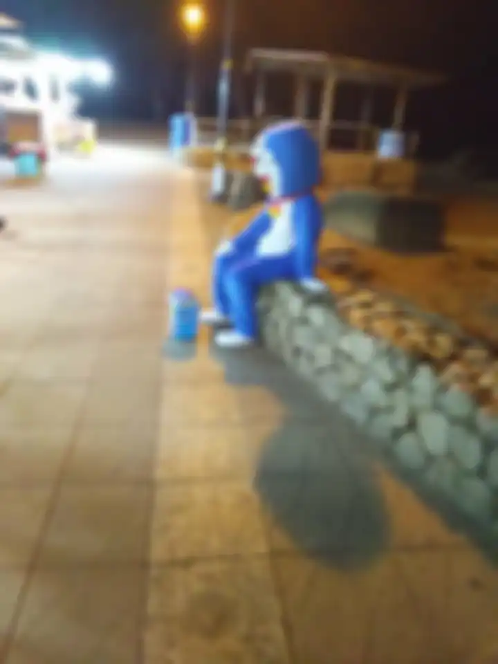 Kisah Menggetarkan Hati di Balik Pekerja Maskot.