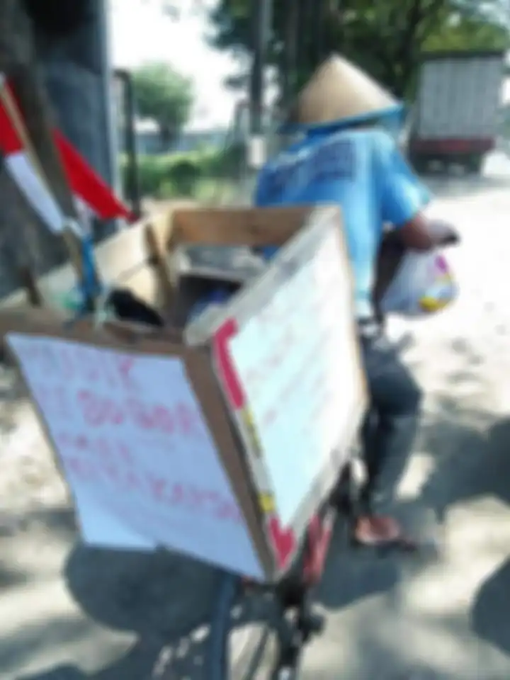Sosok pemudik menggunakan sepeda yang viral di media sosial