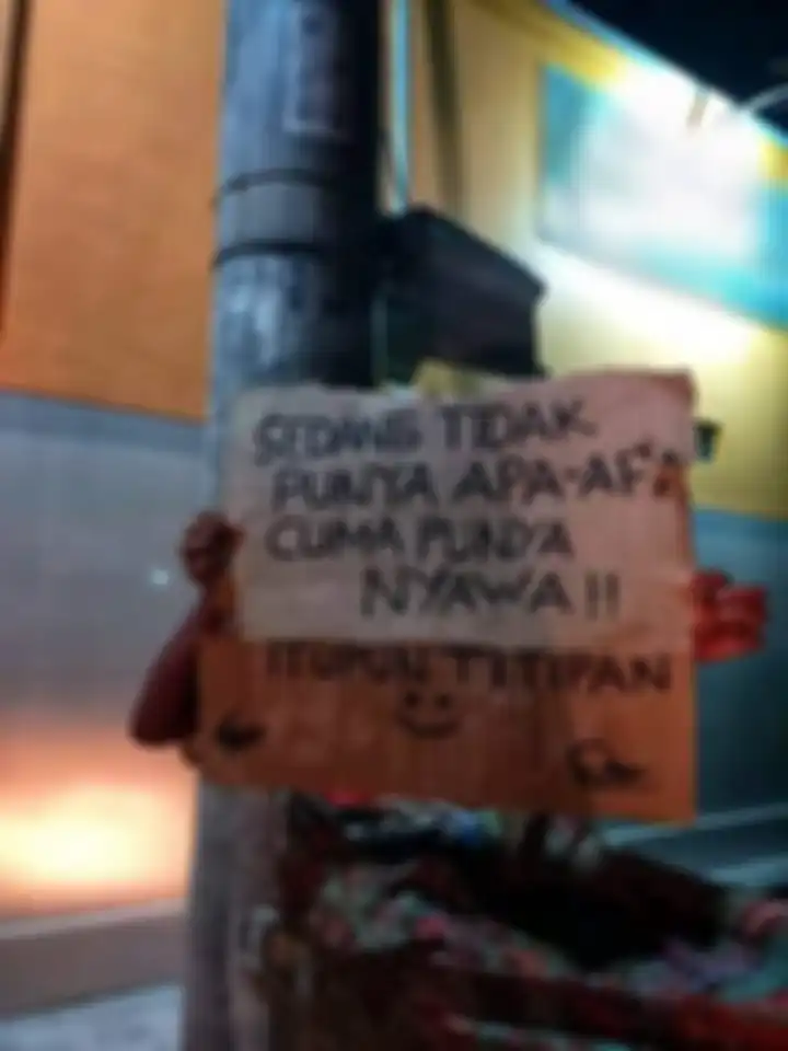 Unggahan Yoris kakak korban pembunuhan di Subang sebelum kejadian bikin curiga. Kata netizen, unggahan Yoris itu menunjukkan gelagat aneh.