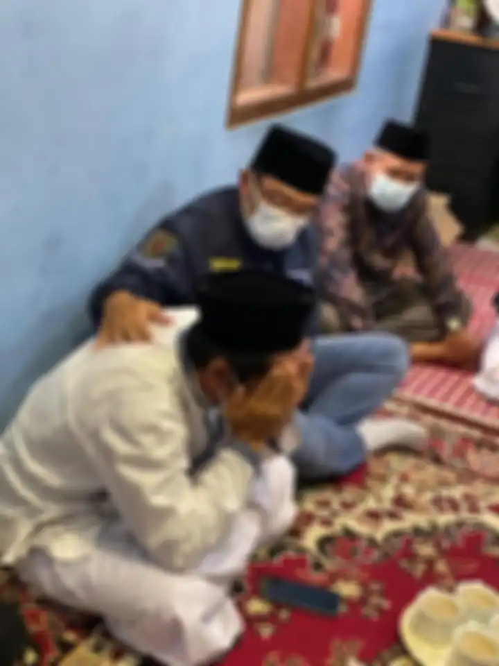 Gubernur Jawa Barat Ridwan Kamil yang baru mendarat dari kunjungan kerja di Papua begitu terkejut mendapatkan berita duka.