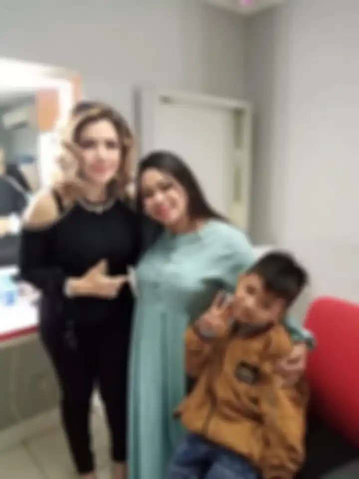 Tante Lala bahagia bisa ajak anaknya foto bareng dengan banyak artis. Salah satunya, Raffi Ahmad. Ini alasannya menikah di usia muda.