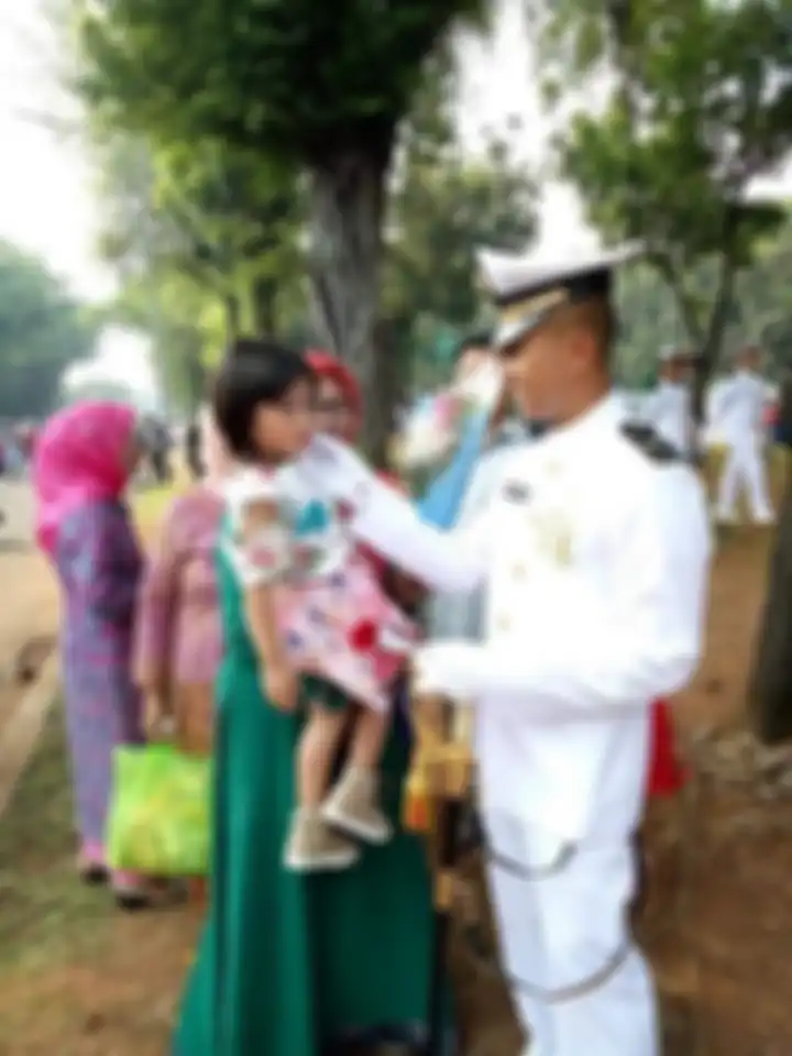 Foto Komandan Pos Marinir TNI AL yang gugur di Papua tersebar di media sosial. Anggota Marinir itu mengalami luka berat di bagian lengan. 