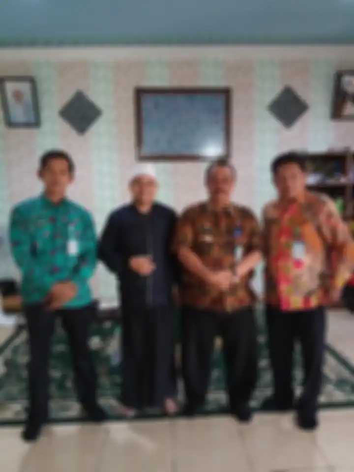 Habib Luthfi Al Haddad meminta Dhia Ul Haq tersangka pengeroyok Ade Armando serahkan diri. Tersangka bersembunyi di ponpes miliknya. 