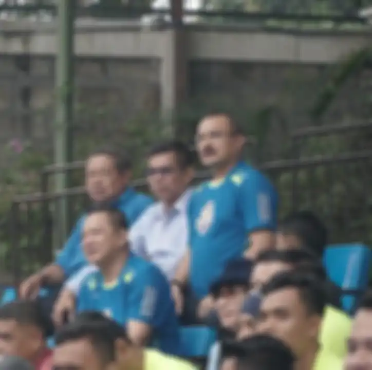 Sekalipun tidak membuktikan Ferdinand Hutahaean sudah mualaf, namun foto mantan orang dekat SBY mengenakan atribut ini menarik.