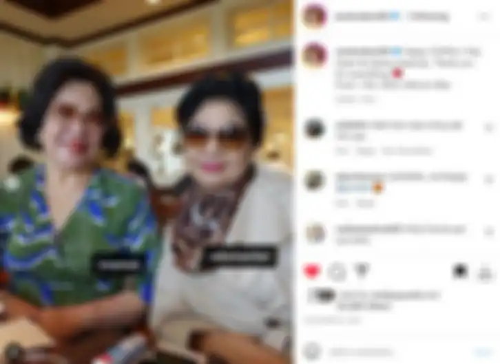 Foto ibunda Sandra Dewi