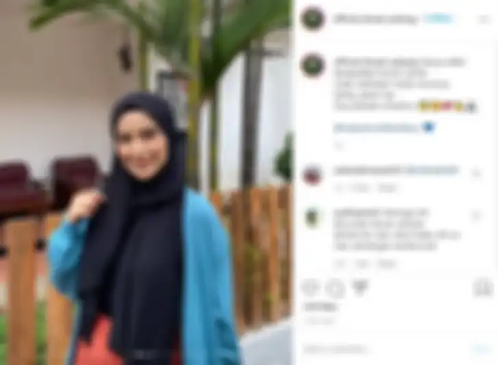  Baru-baru ini, Nadya Mustika istri Rizki DA bikin netizen heboh gegara mendadak perlihatkan perut buncitnya seraya umbar senyuman.