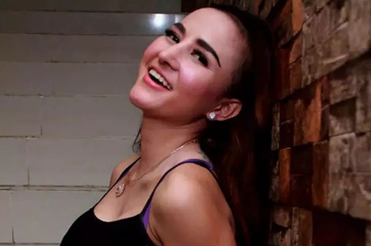 Perubahan penampilan Cynthiara Alona mendapat respons yang negatif dari netizen. Foto Cynthiara Alona akhirnya digeruduk netizen.
