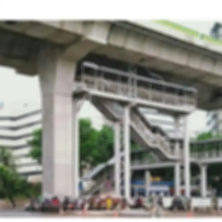 Foto lawas halte TransJakarta Centrale Stichting Wederopbouw (CSW) yang bikin repot orang tua.