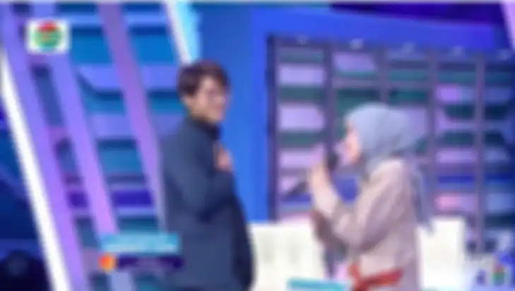 Ekspresi Lesty Kejora dan Rizky Billar saat saling berbalas lagu