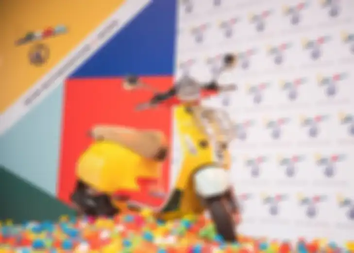 Vespa Primavera Sean Wotherspoon