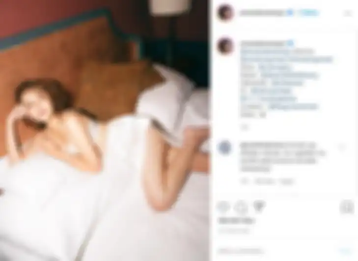 Pose seksi Amanda Manopo di atas ranjang
