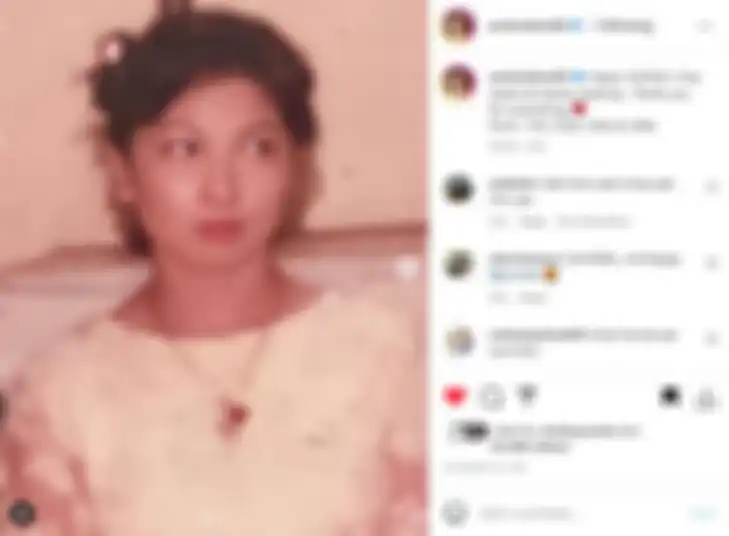 Foto masa muda ibunda Sandra Dewi