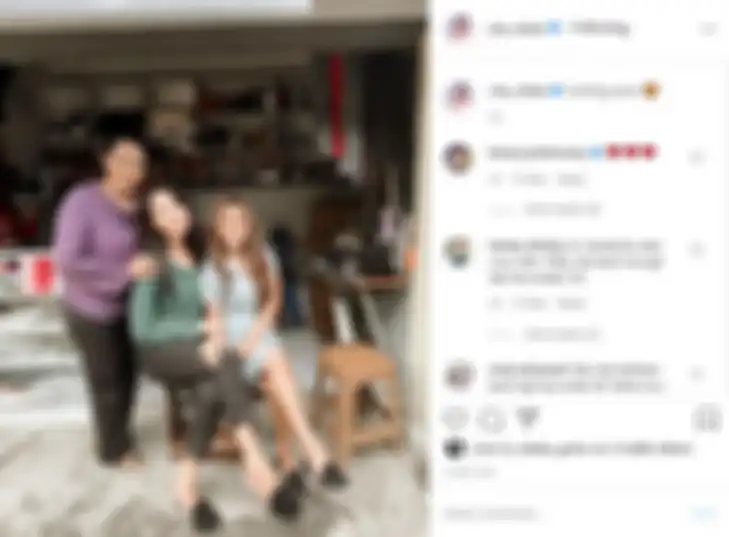 Bak anak kecil saat duduk di samping model sekaligus artis Kinaryosih, ternyata bandan Cita Citata sangatlah kecil.