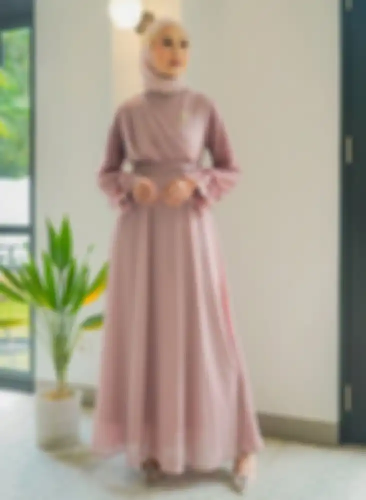 Inspirasi busana muslim berwarna pastel dari Gamaleea. 