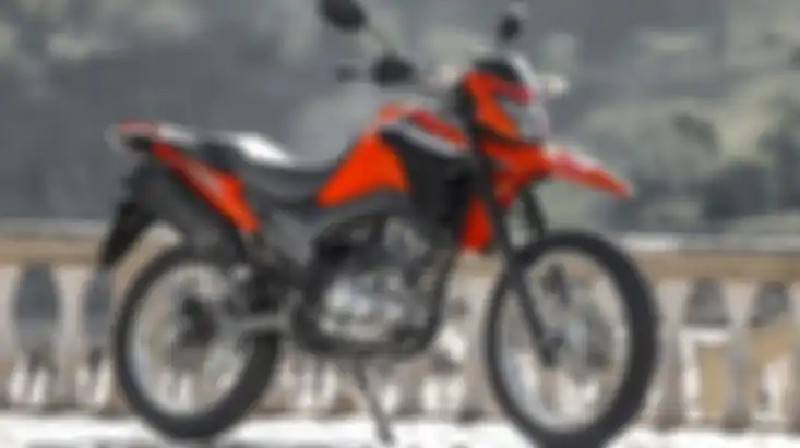 Salah satu pilihan warna motor baru Honda NXR 160 Bros 2025.