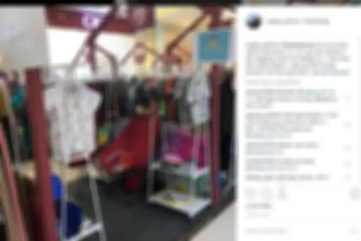 Kegiatan Nadya Almira ketika mengikuti pameran di sebuah mall