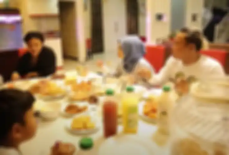 pertemuan pertama Nathalie Holcher dan Rizky Febian