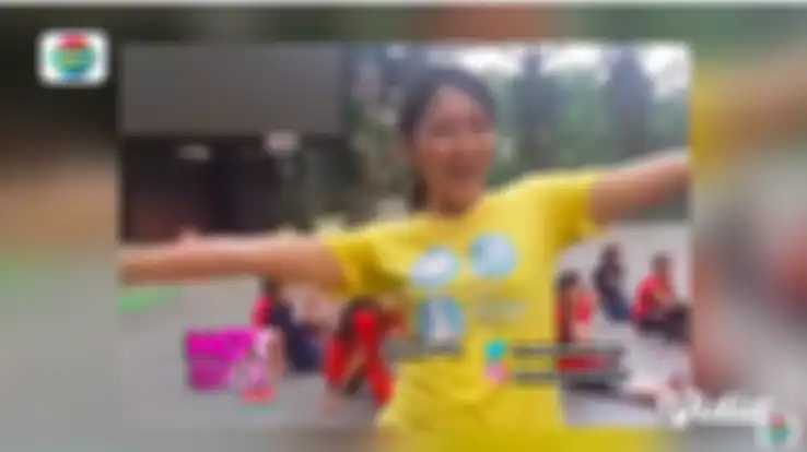 Putty Erwina saat mengikuti ajang Putri Pariwisata 2016