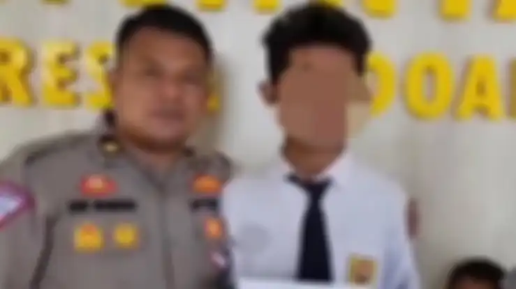 Siswa F meminta maaf