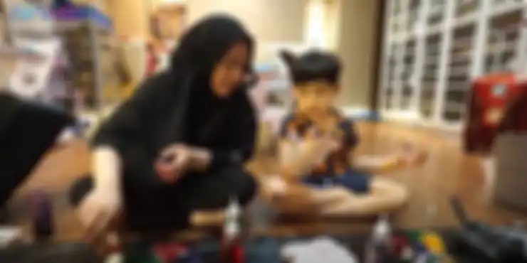 Rafathar sibuk menyiapkan kado untuk Raffi dan Gigi