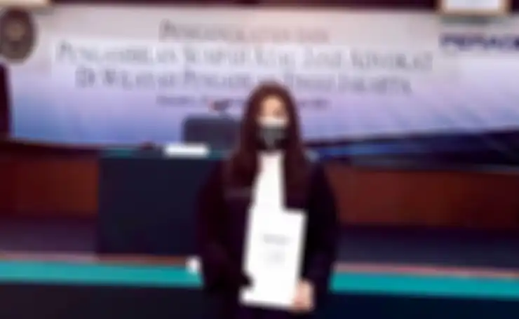 Aktris Cornelia Agatha resmi menjadi pengacara.