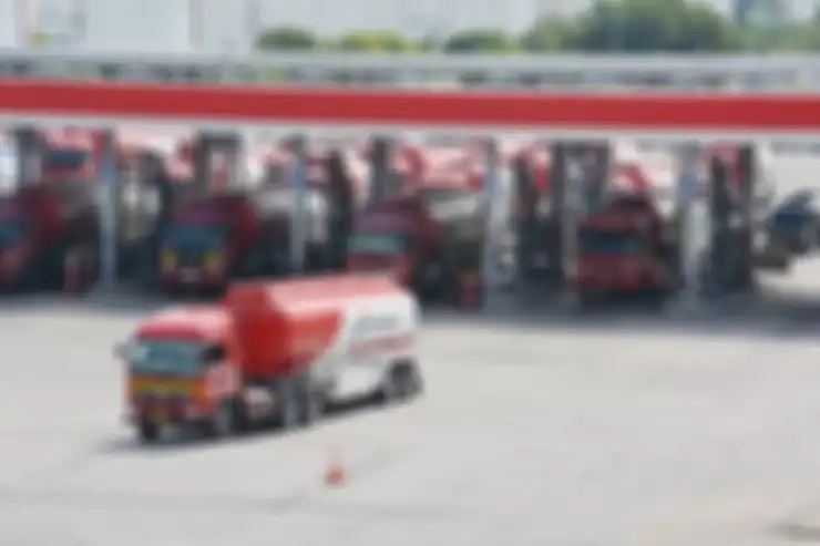 Penasaran, Berapa Jenis BBM yang Bisa Dibawa Truk Tangki Pertamina?