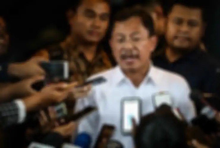 Menteri Kesehatan Terawan mengimbau supaya yang sehat enggak usah pakai masker. Percuma.