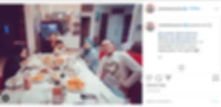 Nathalie Holscher makan bersama Sule dan keempar anaknya