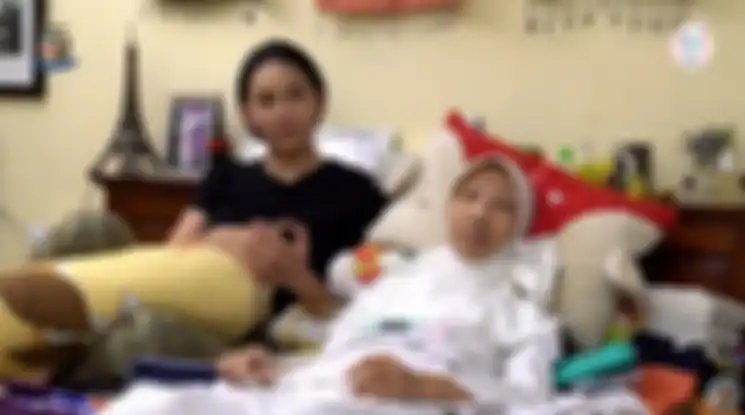 Kalina Ocktaranny bersama sang ibu.