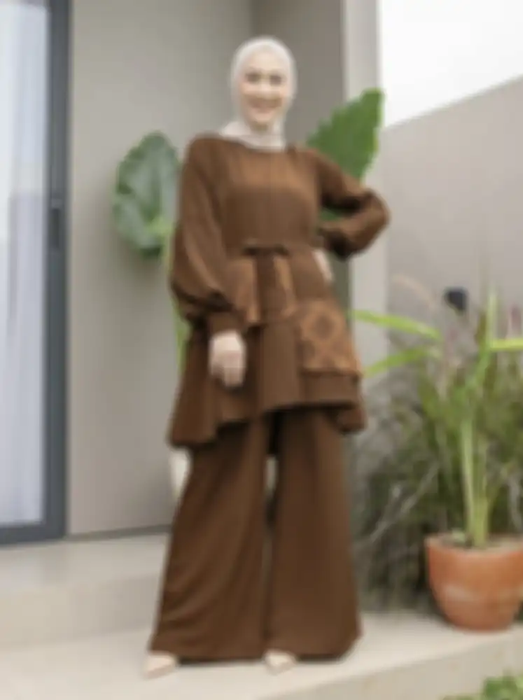 Inspirasi padu padan busana hijab dari Gamaleea. 
