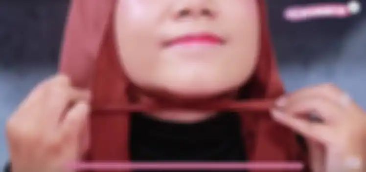 Tutorial pakai pashmina buat pipi chubby