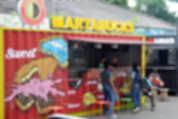 fakta unik kedai martabak milik luna maya