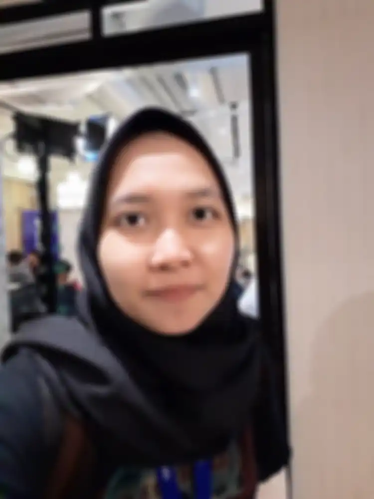 Hasil foto Galaxy M20 - Selfie Indoor Tanpa Flash