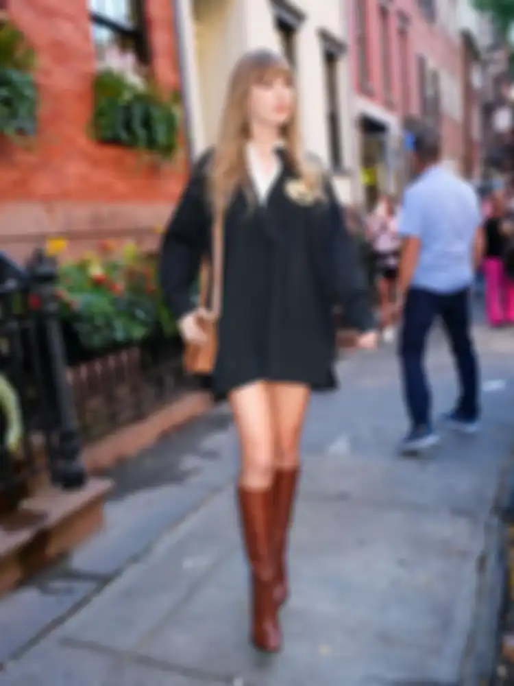 Outfit liburan akhir tahun 2023 ala Taylor Swift