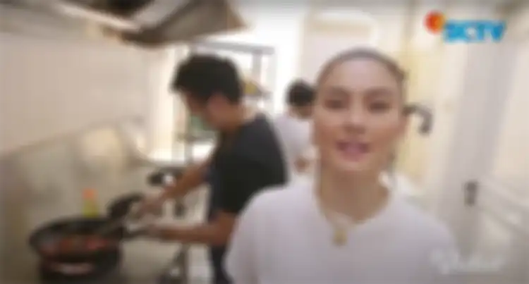 Dapur rumah Agnez Mo