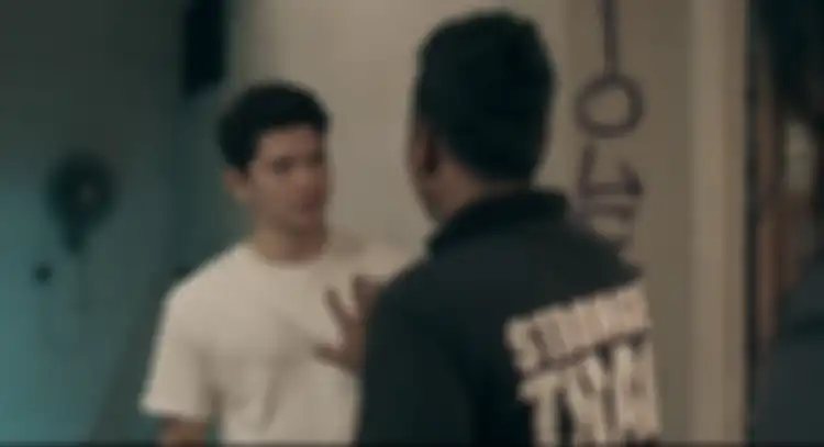 Iko Uwais dalam video klip Seringai.