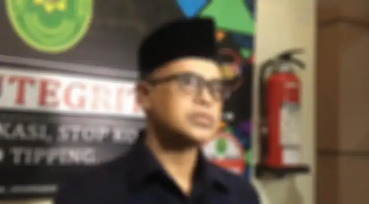 Humas Pengadilan Negeri Jakarta Selatan, Cece Rukmana Ibrahim, saat ditemui Grid.ID di Pengadilan Agama Jakarta Selatan, Senin (3/8/2020).  