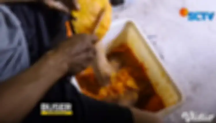 Pedagang buat saus tomat dengan pepaya busuk