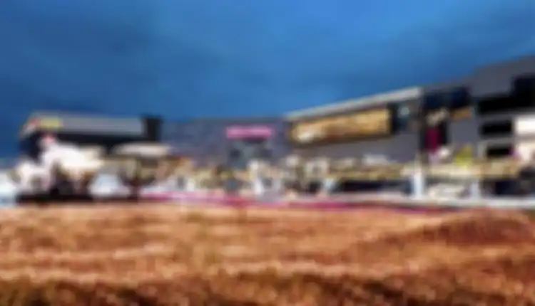 AEON Mall BSD City salah satu tempat belanja hijab di Tangerang Selatan