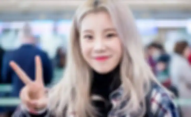 JooE MOMOLAND