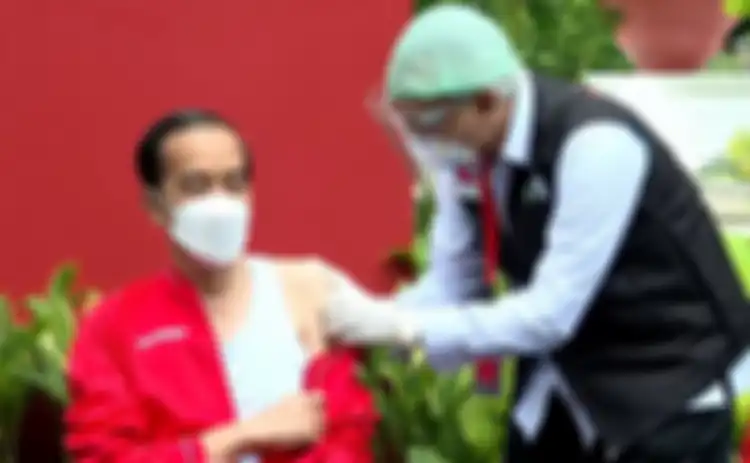 Presiden Jokowi kembali mendapat suntikan vaksin COvid-19 kedua