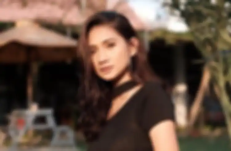 Tersandung Kasus Prostitusi Artis Di Usia Belia, Tiara Permatasari Mulai Kenakan Pakaian Tertutup Saat Promo Kue Kering