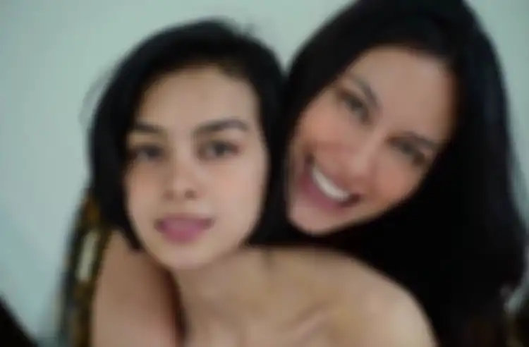 Sophia Latjuba pamer foto peluk mesra calon menantu