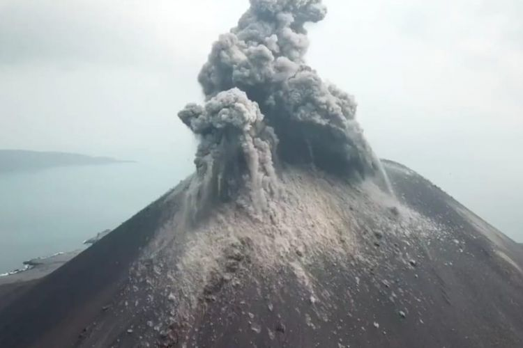 Letusan Gunung Anak Krakatau