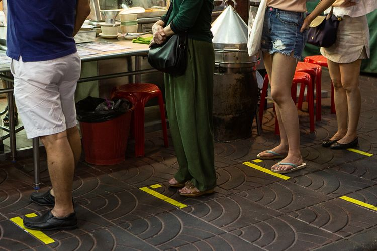 Peraturan new normal yang akan diberlakukan, jarak antar karyawan minimal 1 meter.